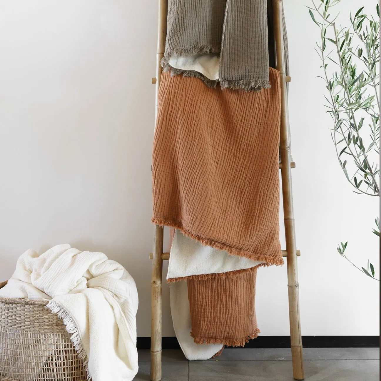 Alaia Sherpa Throw