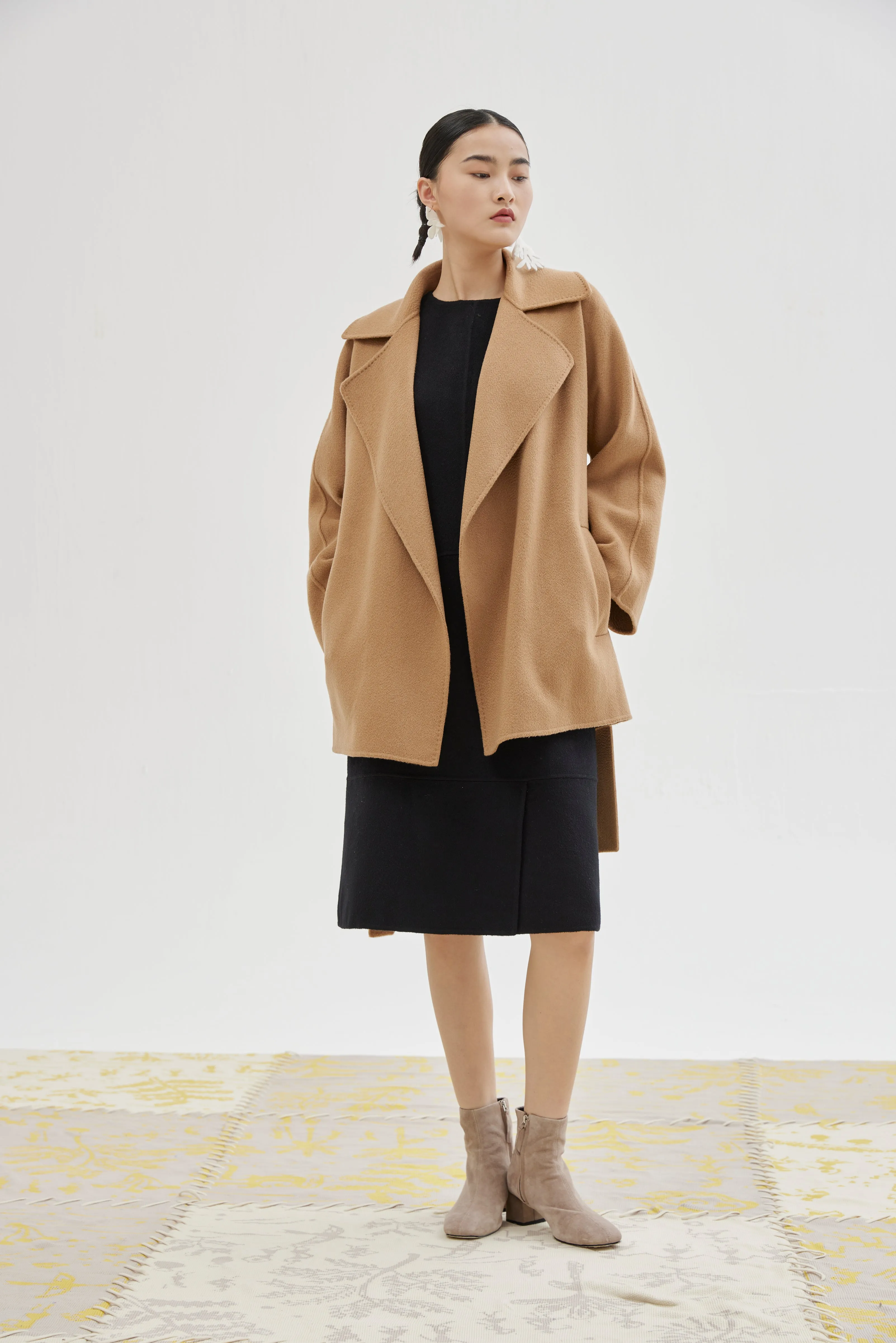 Women's short cashmere coat