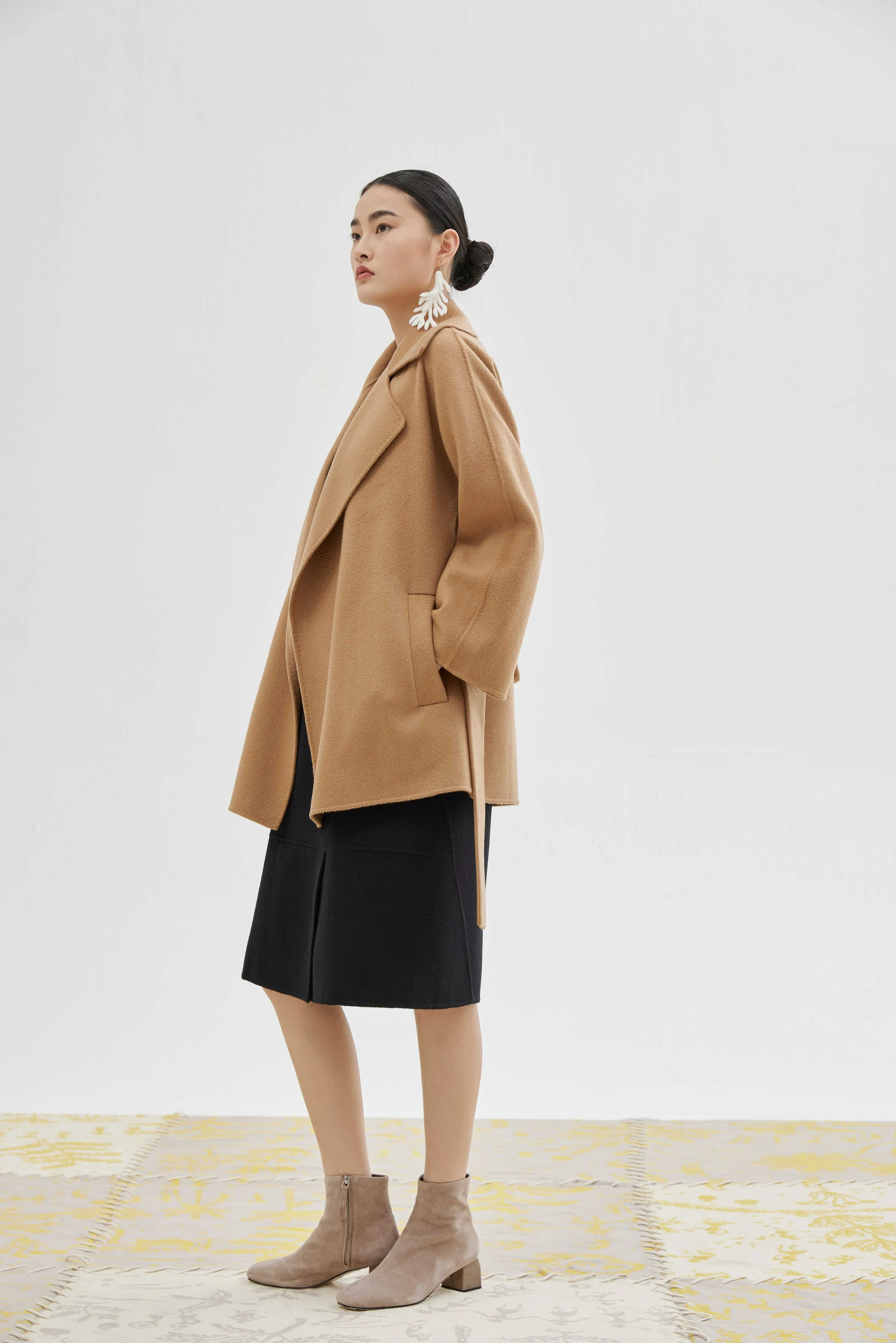 Women's short cashmere coat